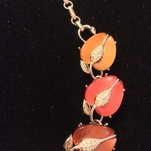 10$ VINTAGE Lisner statement necklace fruit Thermoset red brown book piece - Picture 7 of 14